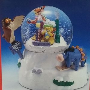 Pooh Automated Snow Globe Christmas Decoration